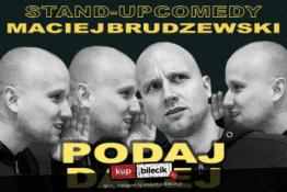 Szczecinek Wydarzenie Stand-up Maciej Brudzewski w nowym programie "Podaj dalej"